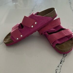 Birkenstock fuchsia Pink "Zuni" Sandals, Size 39,  Like-New.
